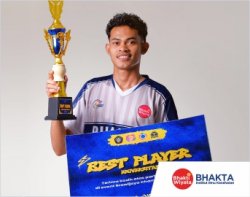 Perwakilan mahasiswa dari prodi S1 Keperawatan, Heru Aditya Aituarauw sebagai Be...